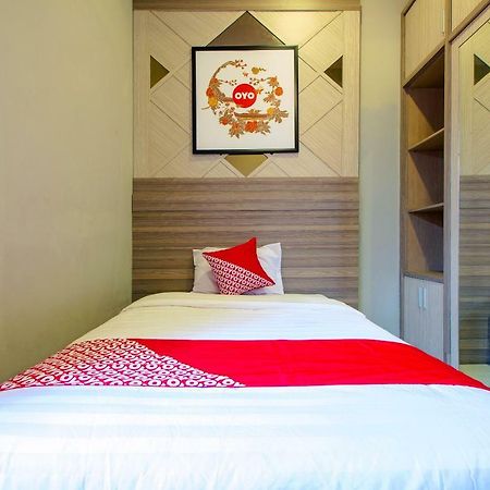 Oyo 1195 The Doctor'S Guest House Syariah Kejayan Екстер'єр фото