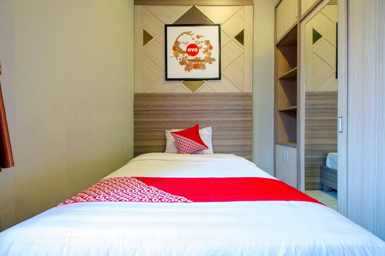 Oyo 1195 The Doctor'S Guest House Syariah Kejayan Екстер'єр фото
