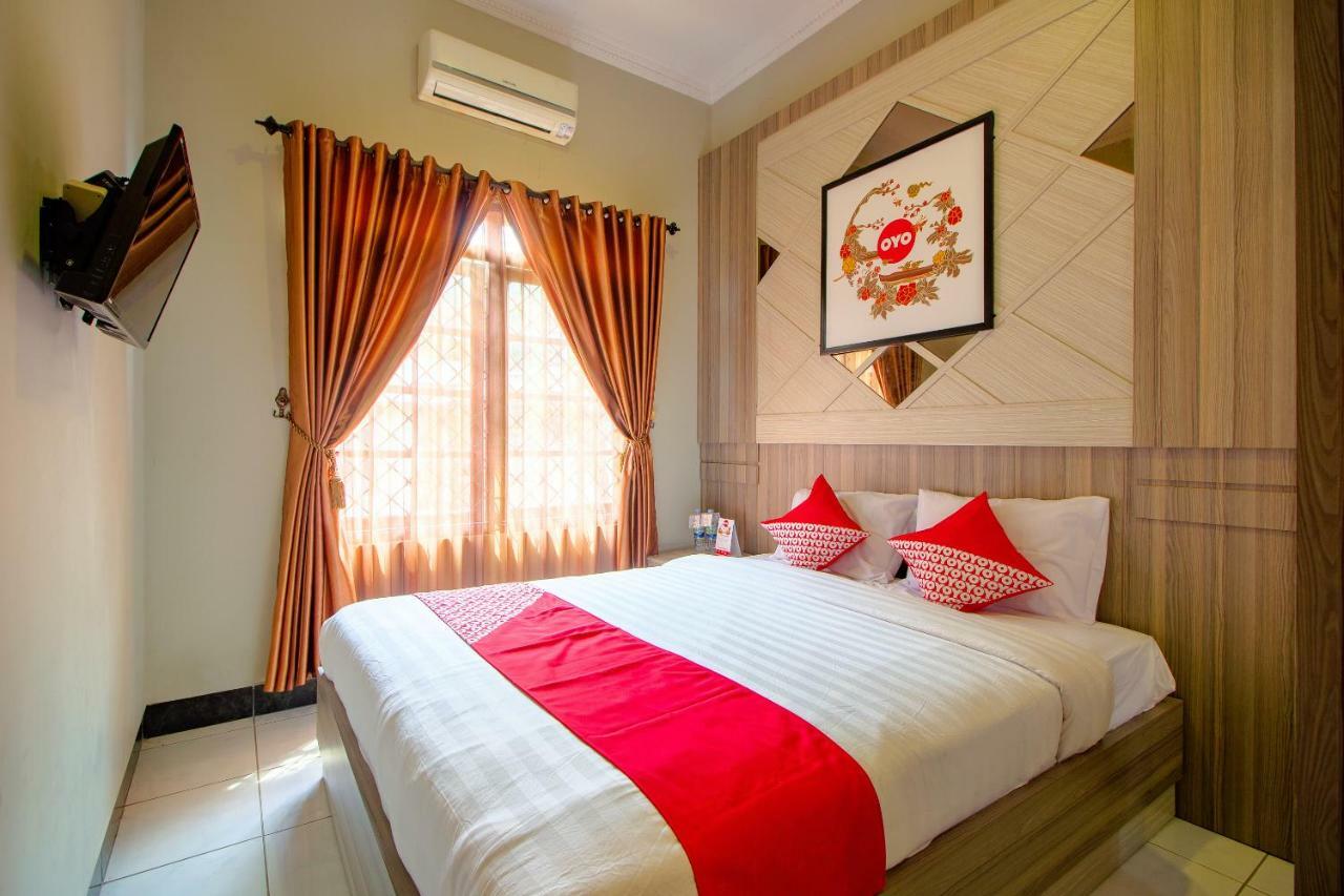 Oyo 1195 The Doctor'S Guest House Syariah Kejayan Екстер'єр фото
