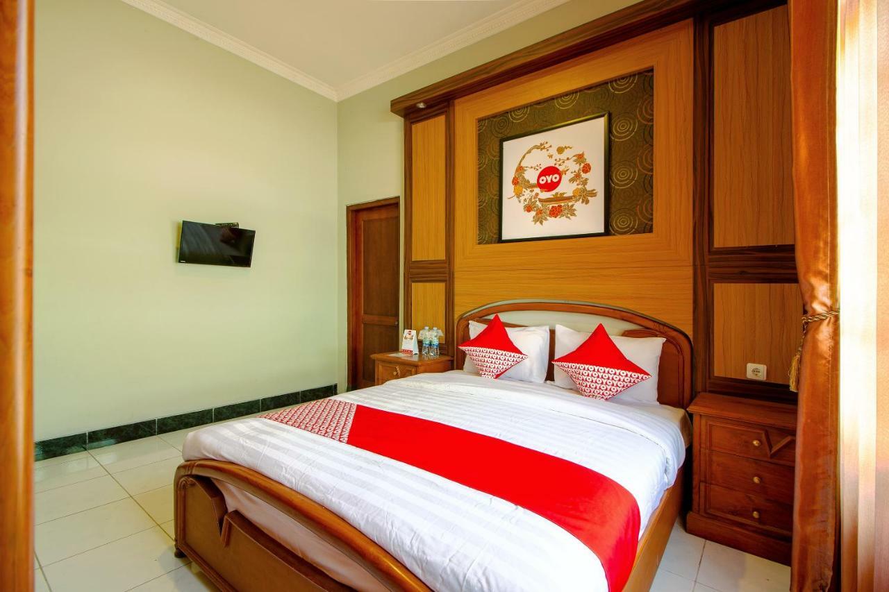 Oyo 1195 The Doctor'S Guest House Syariah Kejayan Екстер'єр фото