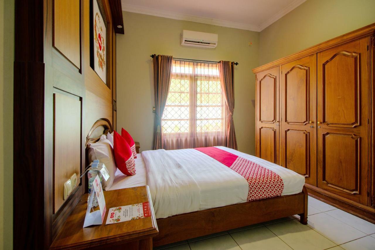 Oyo 1195 The Doctor'S Guest House Syariah Kejayan Екстер'єр фото