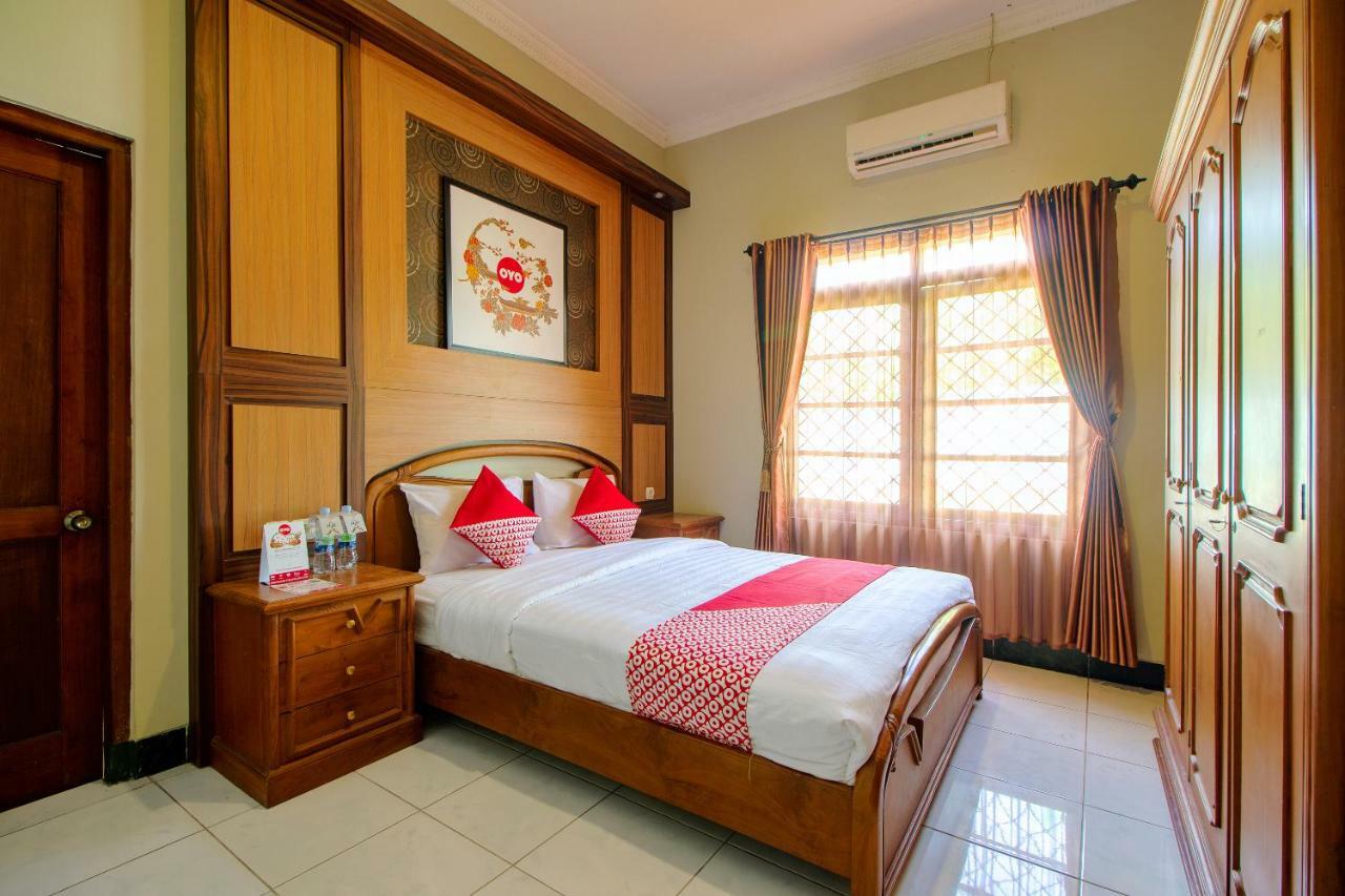 Oyo 1195 The Doctor'S Guest House Syariah Kejayan Екстер'єр фото