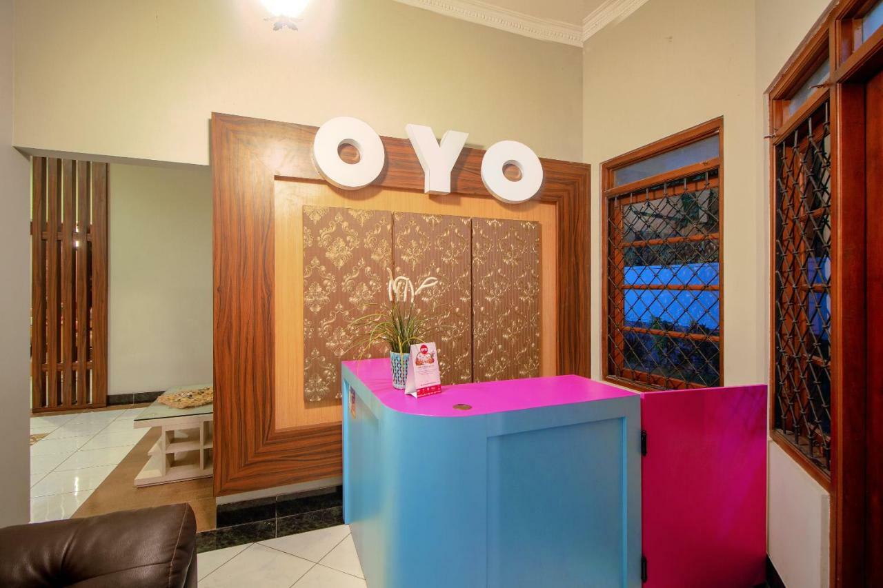 Oyo 1195 The Doctor'S Guest House Syariah Kejayan Екстер'єр фото
