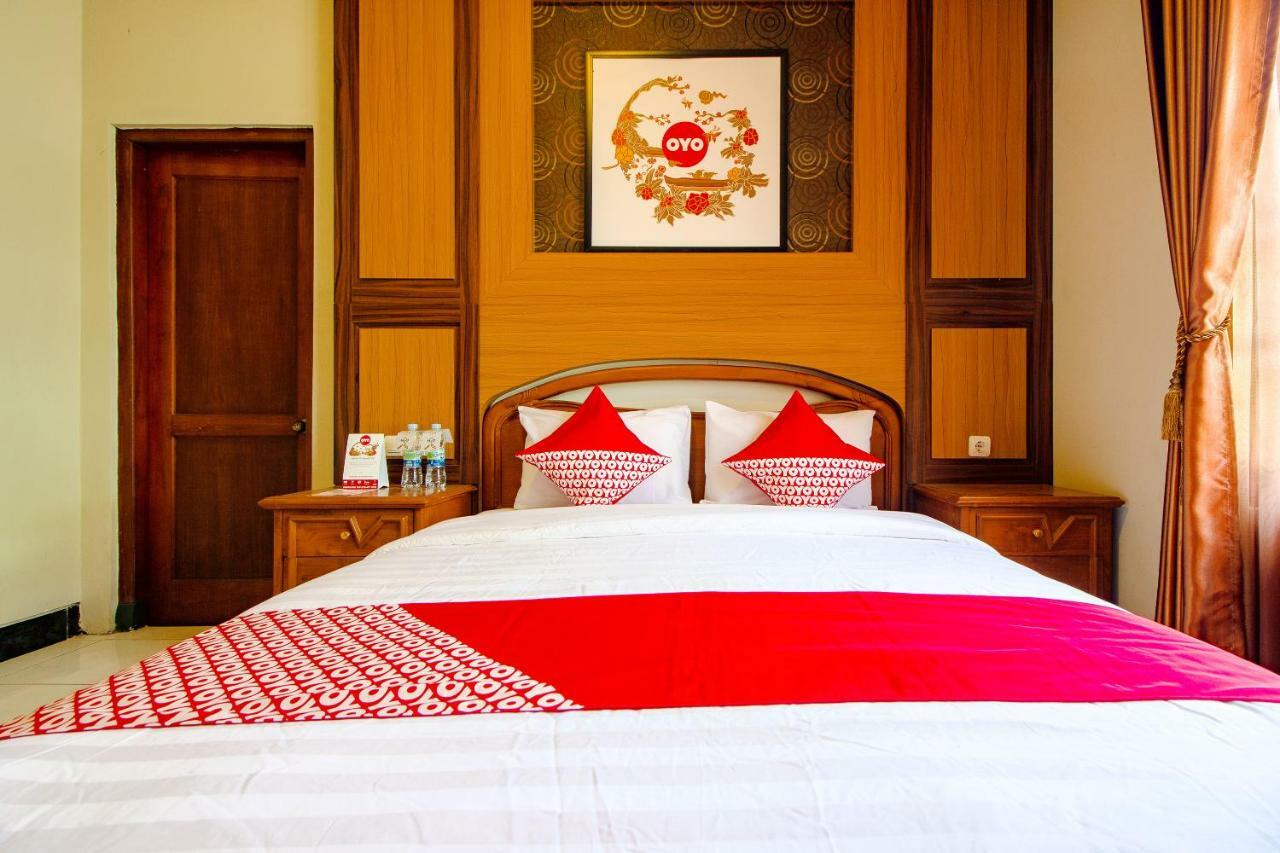 Oyo 1195 The Doctor'S Guest House Syariah Kejayan Екстер'єр фото