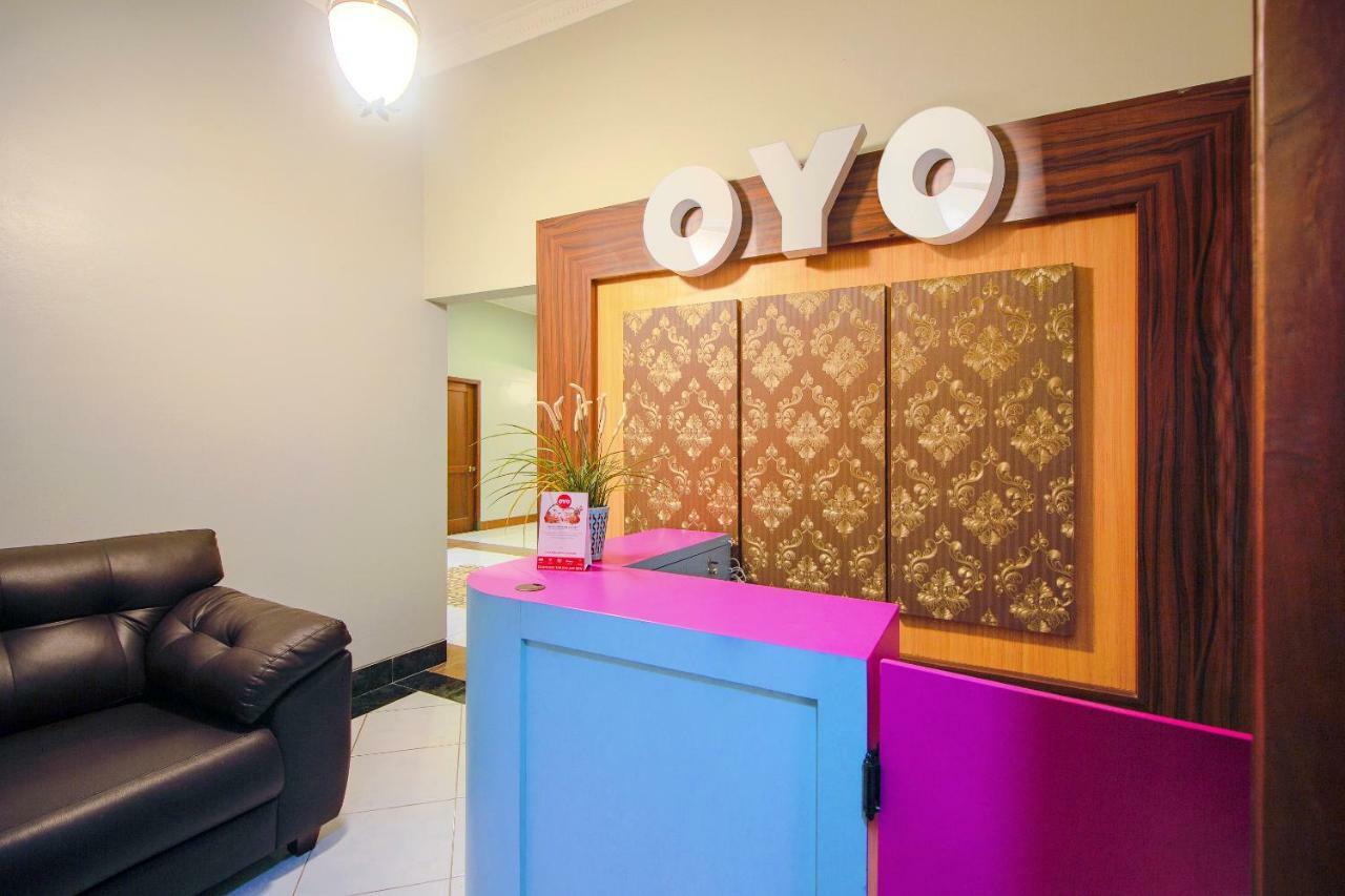 Oyo 1195 The Doctor'S Guest House Syariah Kejayan Екстер'єр фото