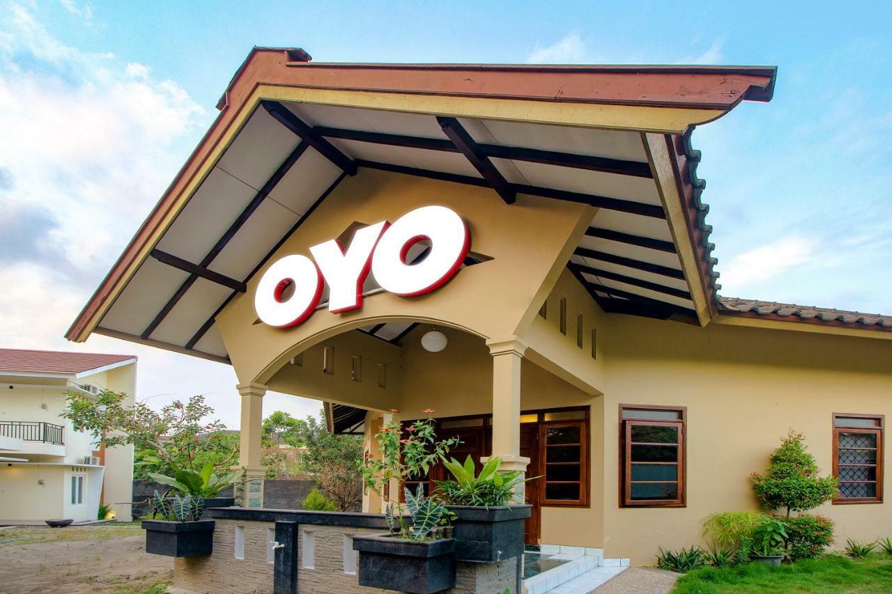 Oyo 1195 The Doctor'S Guest House Syariah Kejayan Екстер'єр фото